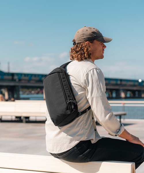 PacSafe（パックセーフ） ショルダーバッグ V Tech Sling/V テックス