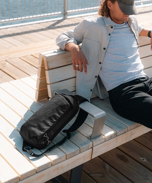 PacSafe（パックセーフ） ショルダーバッグ V Tech Sling/V テックス