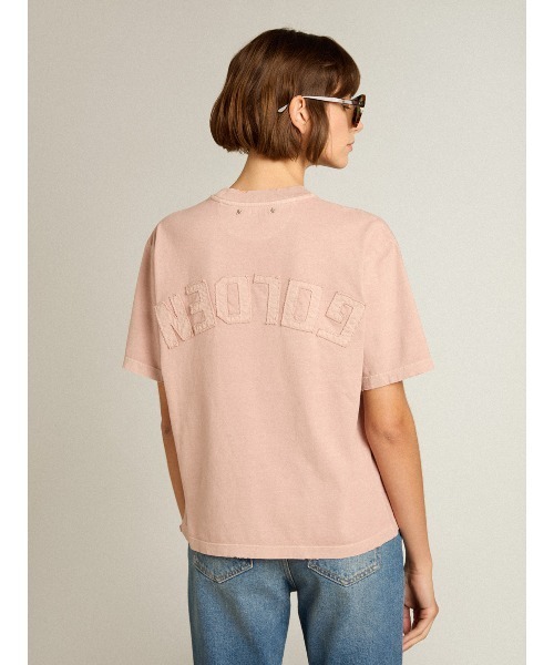 tシャツ Tシャツ（パウダーピンク） バックに逆さまのロゴ - Boxy fit レディースの画像