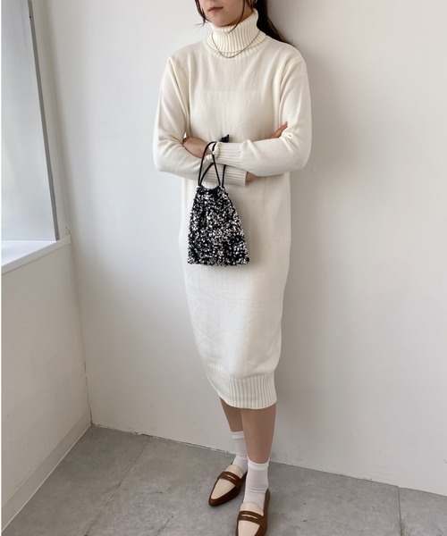 プラスオトハ ボトルネック ニットワンピース ライトグレー LOVALOT（ラバロット） ワンピース ボトルネックニットワンピ