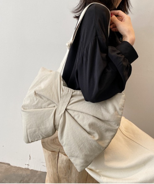 韓国商品 / DEW E DEW E リボンショルダーバッグ 2COLOR MUSINSA | DEW E DEW E Ribbon shoulder bag_black