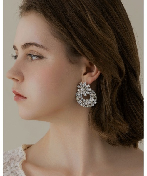 ピアス 「LA MUE」大ぶり ビジューフラワーピアス レディース