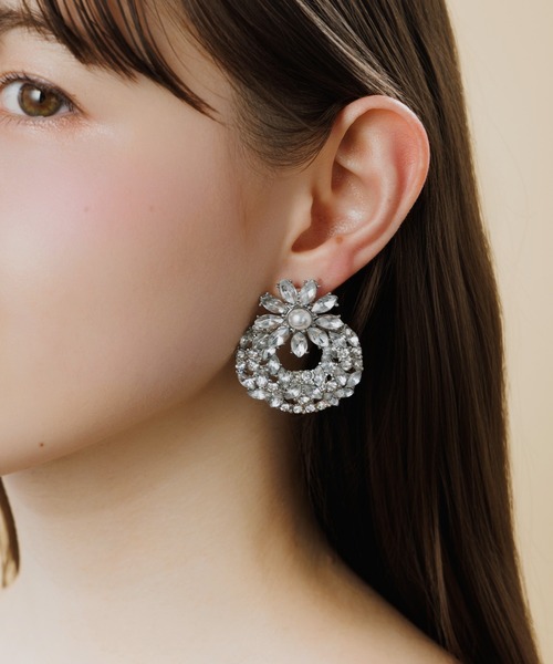 LA MUe ピアス 「LA MUE」大ぶり ビジューフラワーピアス レディース
