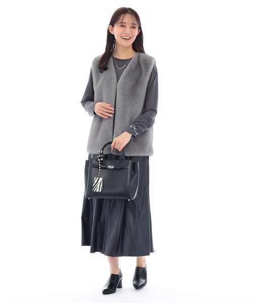48出品　あと1日 INDIVI（インディヴィ） ハンドバッグ ソフトタックミドルバッグ