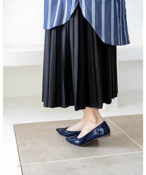 【美品】フランス製 レペット ポインテッドトゥ エナメル フラット パンプス 日本製 ポインテッドトゥ Vカット パンプス ブラック 黒