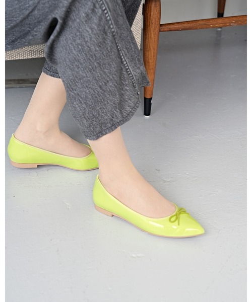 バレエシューズ パンプス ポインテッドトゥ フラット バレエシューズ エナメルシリーズの画像