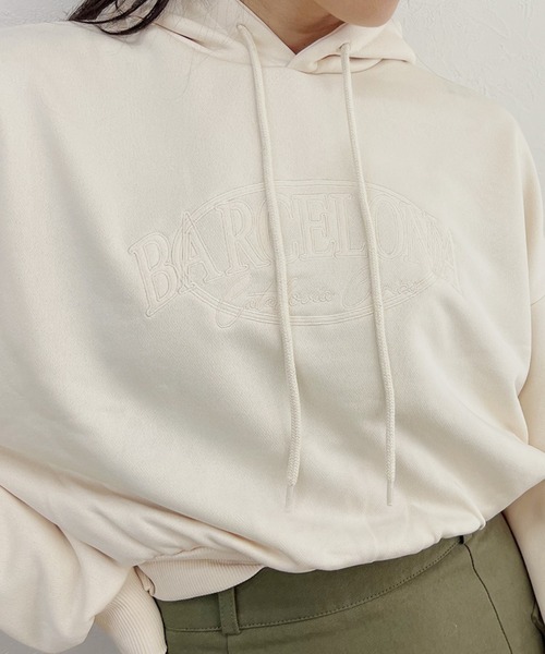 I-SOOK パーカー 「ISOOK / アイスー」刺繍ロゴクロップド