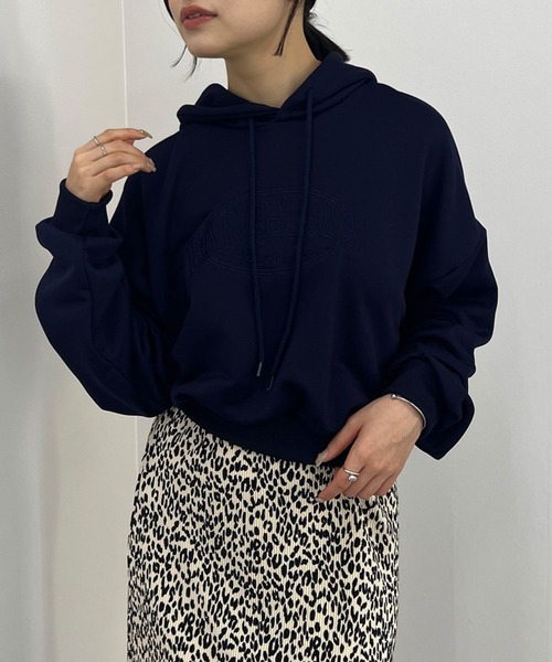 I-SOOK パーカー 「ISOOK / アイスー」刺繍ロゴクロップド