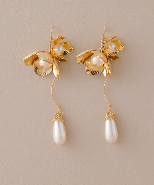 CALIN STANDARD ピアス 「ecru」 ドロップパール フラワーピアス