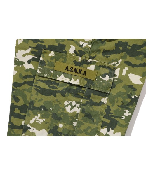 A BATHING APE（アベイシングエイプ） パンツ MULTI PIXEL CAMO M-65