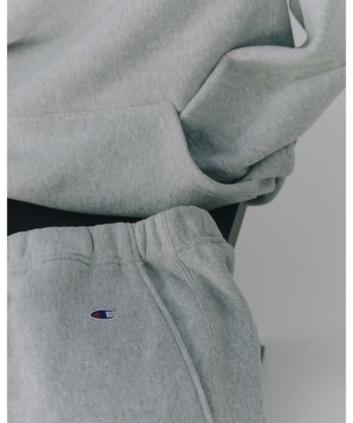 「Champion」 プルオーバーパーカー LARGE ブラック系その他 メンズの画像