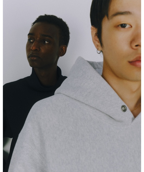 「Champion」 プルオーバーパーカー LARGE ブラック系その他 メンズの画像