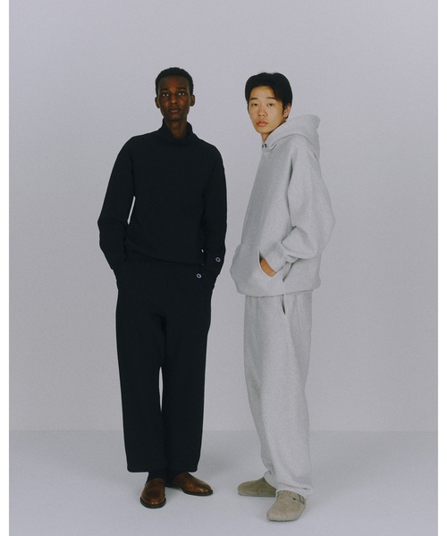 「Champion」 プルオーバーパーカー LARGE ブラック系その他 メンズの画像