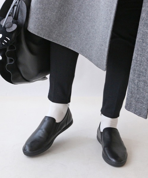 Fin（フィン） スリッポン パンチングスリッポン「低反発スポンジ入り