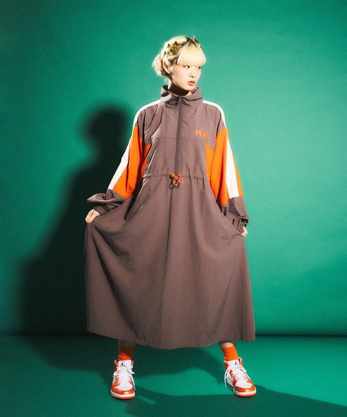 PUNYUS（プニュズ） ワンピース 切り替えナイロンワンピース