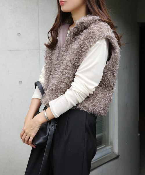 ⭐︎ほぼ新品　【MOGA】シープファーベスト andme（アンドミー） ベスト ジレ ショート丈シープファーベスト