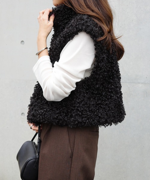 andme（アンドミー） ベスト ジレ ショート丈シープファーベスト