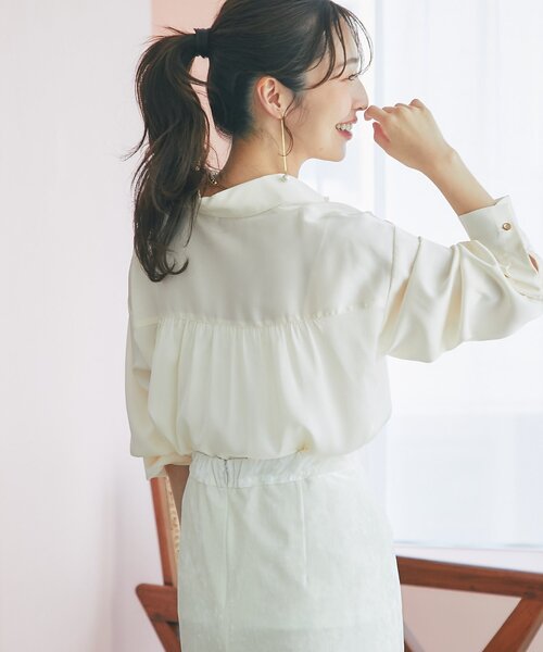 新品 La boutique BonBon 美人見えサテンシャツ オフホワイト 新品 La boutique BonBon 美人見えサテンシャツ オフホワイト 新品 La