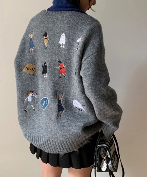 刺繍アイボリー セーター　サイズS sakishimatokyo ニット セーター ワンポイント胸元刺繍 ケーブニット