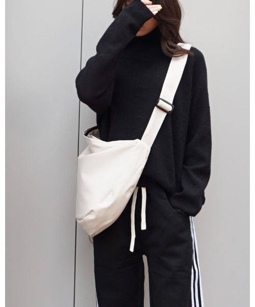 Trena ショルダーバッグ セール】quaranciel: フロントフック 2way ショルダー バッグ