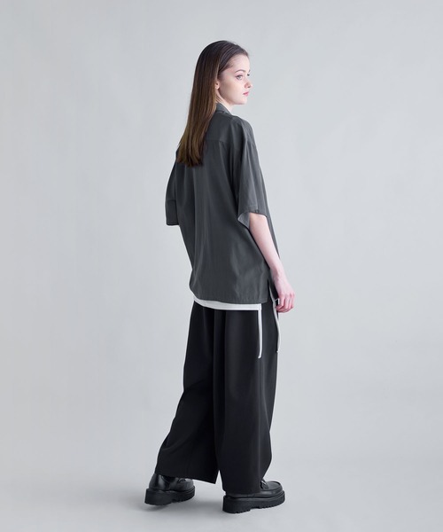 SOCCE シャツ ルーズシルエットシルクライクドレープハーフ