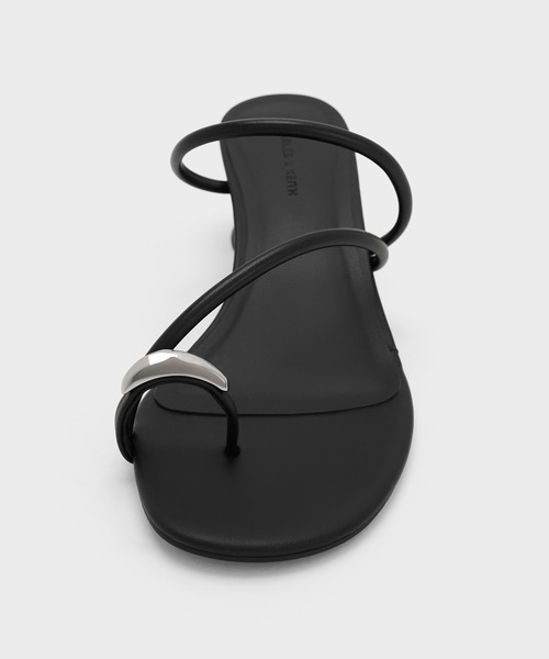 ★CHARLES&KEITH メタリックアクセント ヒールサンダル/送料込 CHARLES & KEITH メタリックアクセント ブロックヒールサンダル