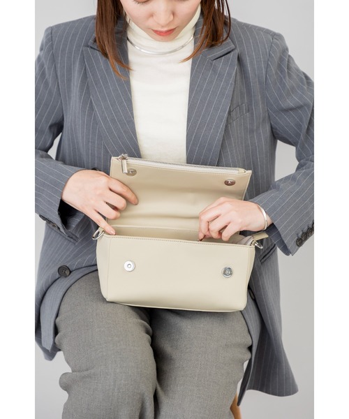 EDITA.（エディータ） ショルダーバッグ バッグ Triangle flap pocket