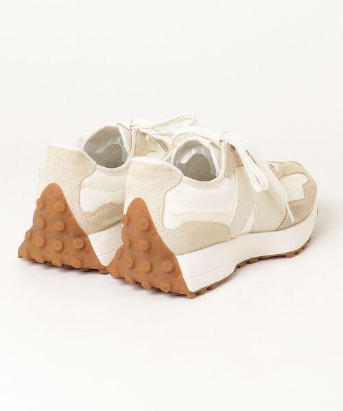 ニューバランス　24.5 極美品 New Balance（ニューバランス） シューズ 24.5cm ベージュ レディース