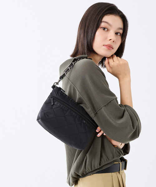 LeSportsac　CHAIN COSMETIC CLUTCH　チェーンキルト レスポートサック LeSportsac CHAIN COSMETIC CLUTCH （ブラック