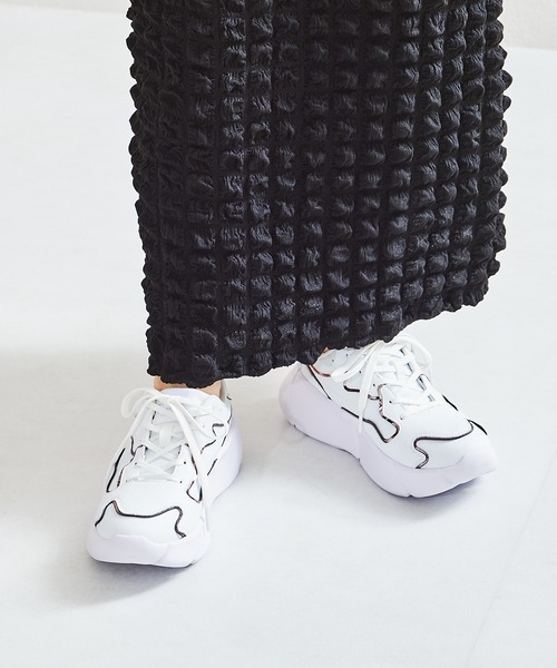 おしゃれ♪【CHANEL】メタリックカラー スニーカー ゴールド（金色）系 CHANEL(シャネル) スニーカー(レディース