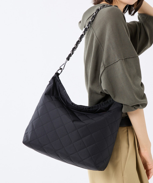   ショルダーバッグ 黒 PLAY CROSSBODY Play-Glossy crossbody bag｜ブラック