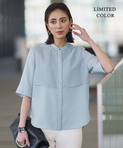 ブラウス シャツ 「WEB限定カラーあり」 FluidBackSatin バンドカラーシャツ レディースの画像