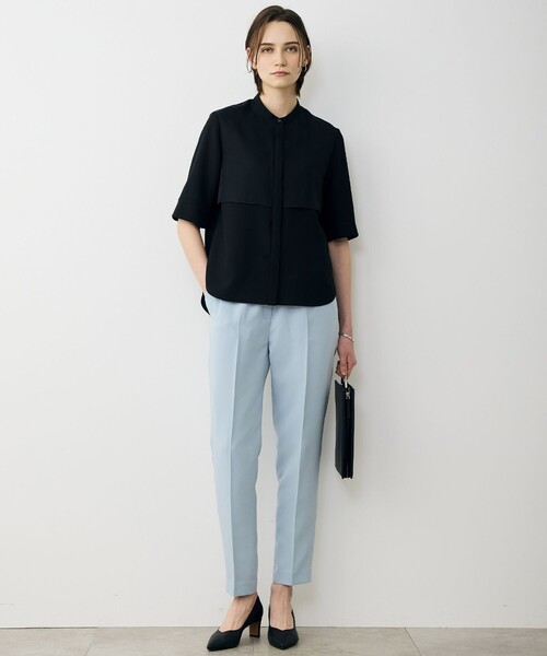 ブラウス シャツ 「WEB限定カラーあり」 FluidBackSatin バンドカラーシャツ レディースの画像