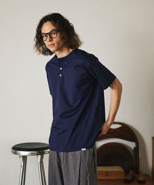 Russell Athletic（ラッセル アスレティック） ヘンリーネック tシャツ