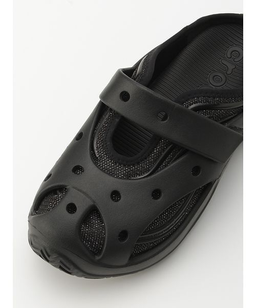 crocs（クロックス） サンダル 「CROCS」211907-001 CAGED MULE