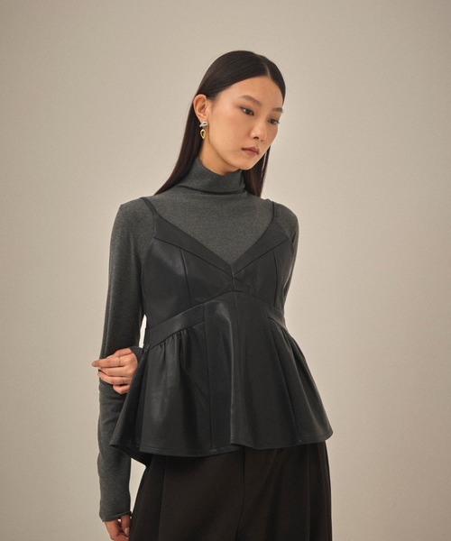 VERSEAU（ヴェルソー） キャミソール 「 」 フェイクレザーペプラム