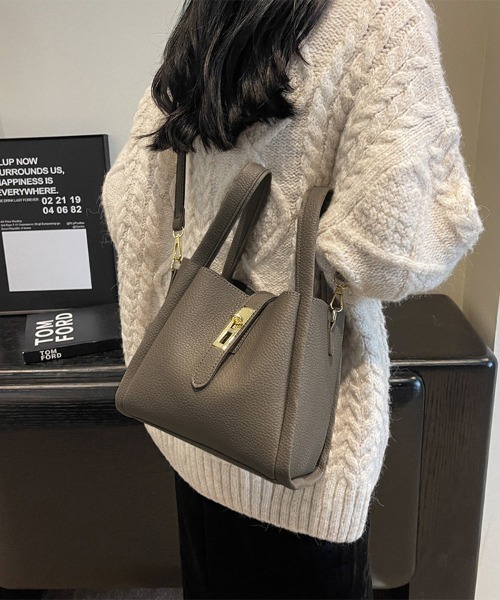 美品✨フリーハンド ショルダーハンドバッグ 2way レザー 黒 日本製 金金具 ハンドバッグ ゴールドジップスクエア型2WAYハンドバッグ : ZOZOTOWN