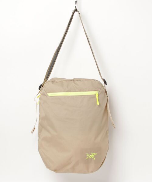 アークテリクス　ショルダーバッグ　ベージュ ARC'TERYX（アークテリクス） ショルダーバッグ - ベージュ メンズ