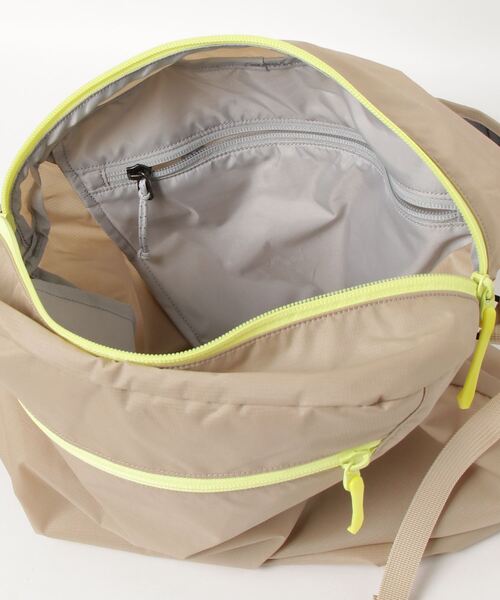 アークテリクス　ショルダーバッグ　ベージュ ARC'TERYX（アークテリクス） ショルダーバッグ - ベージュ メンズ