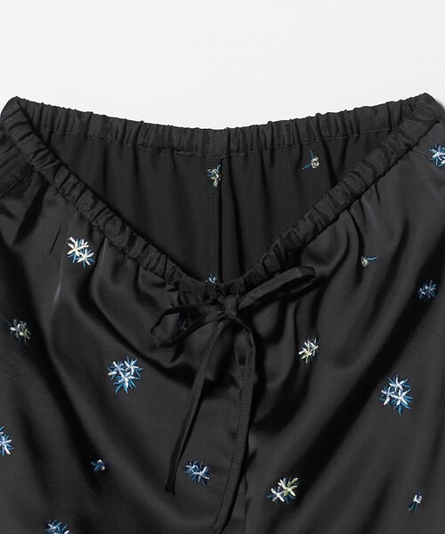 ワイドパンツ パンツ フラワー エンブロイダリー ドローストリング パンツ ウォッシャブル レディースの画像