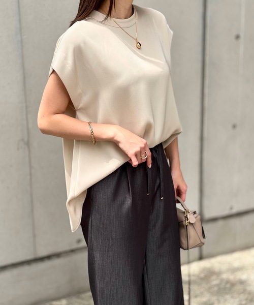 【美品】Tayla テイラ　シルク　ブラウス　ベージュ Emma Taylor（エマテイラー） ブラウス シャツ 半袖 ドライタッチ