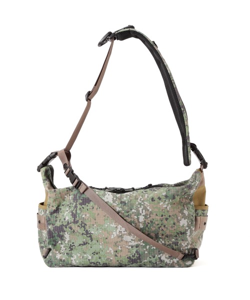 AVIREX（アヴィレックス） ショルダーバッグ 「直営店限定」REFLECT