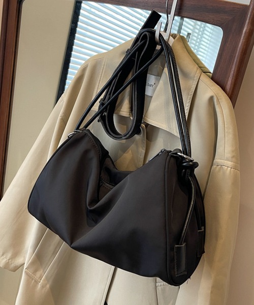 c.u.l ショルダーバッグ バッグ シンプルデザイン ブラックショルダー