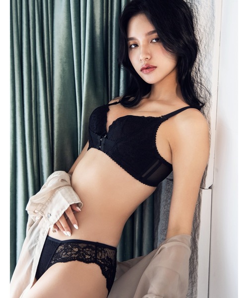 【D65セットアップ】育乳+谷間メイクブラ tu-hacci（ツーハッチ）の「瞬間谷間メイク！ホックで「盛り度が
