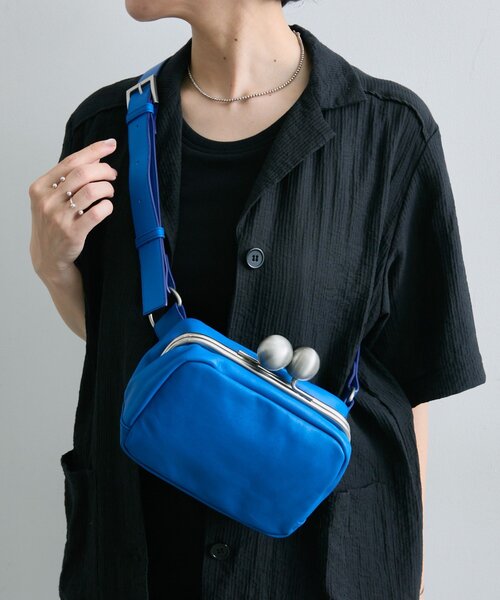 ear PAPILLONNER  ボディバッグ ear PAPILLONNER（イアパピヨネ）の「《牛革》ボディバッグ