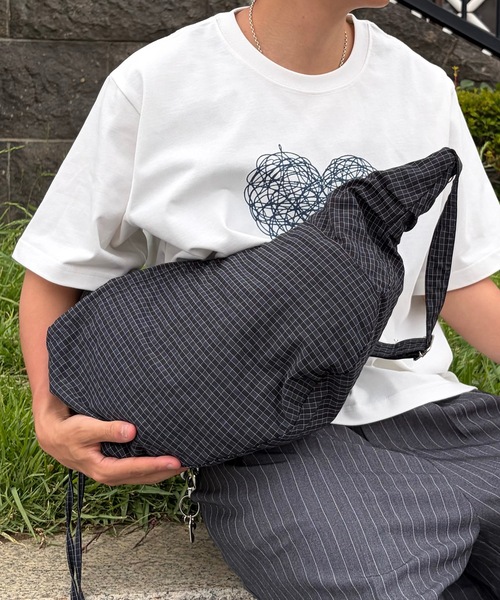 UNDERSTATEMENTs ショルダーバッグ 「ユニセックス」チェックギャザー