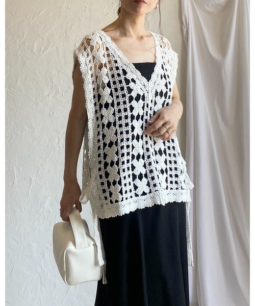 リボン　ロゴ文字　フリル　丈長め　ジレ　ベスト　ノースリーブブラウス She's Closet ベスト ジレ ロング丈サイドリボン深Vネックかぎ