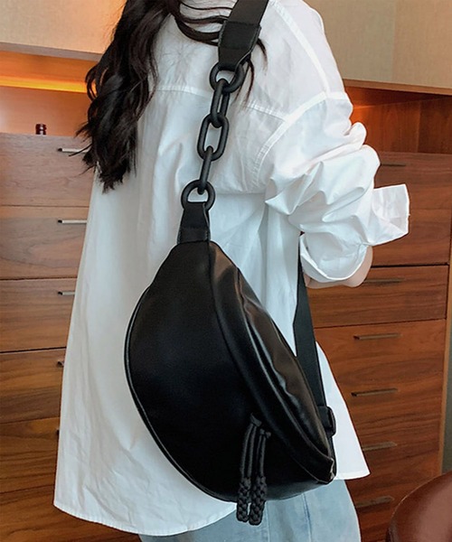 DKNY 超美品 黒のウエストポーチ ポシェット ボディバッグ GLAMOROUS JANE ウエストポーチ ウエストバッグ BIGチェーン