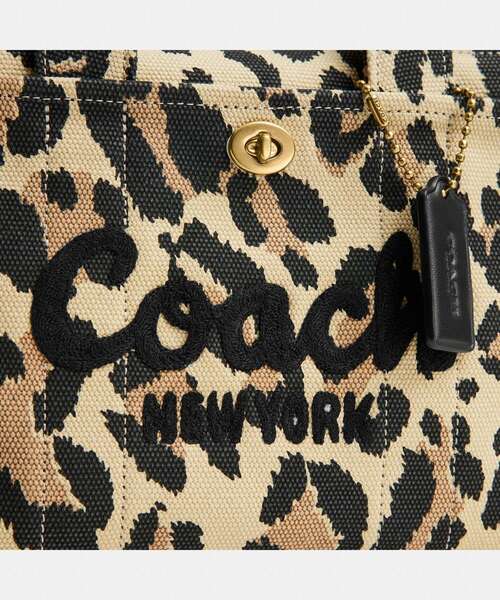 COACH（コーチ） トートバッグ カーゴ トート 26・レオパード プリント