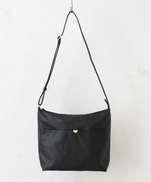 良品 GIVENCHY ショルダーバッグ レザー 黒 メタルプレート ショルダー 